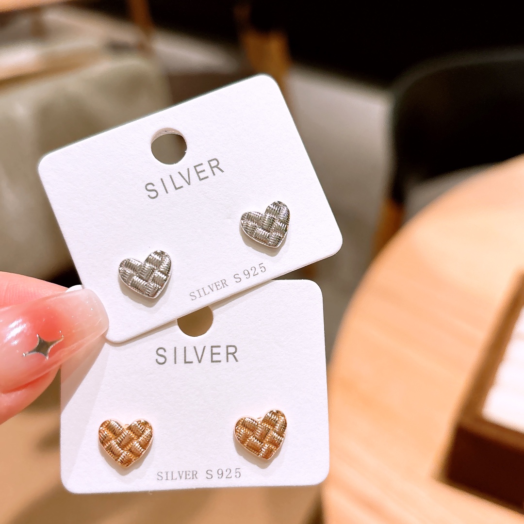 Hypoallergenic Silver Earrings Light Luxury Mother's Birthday Silver