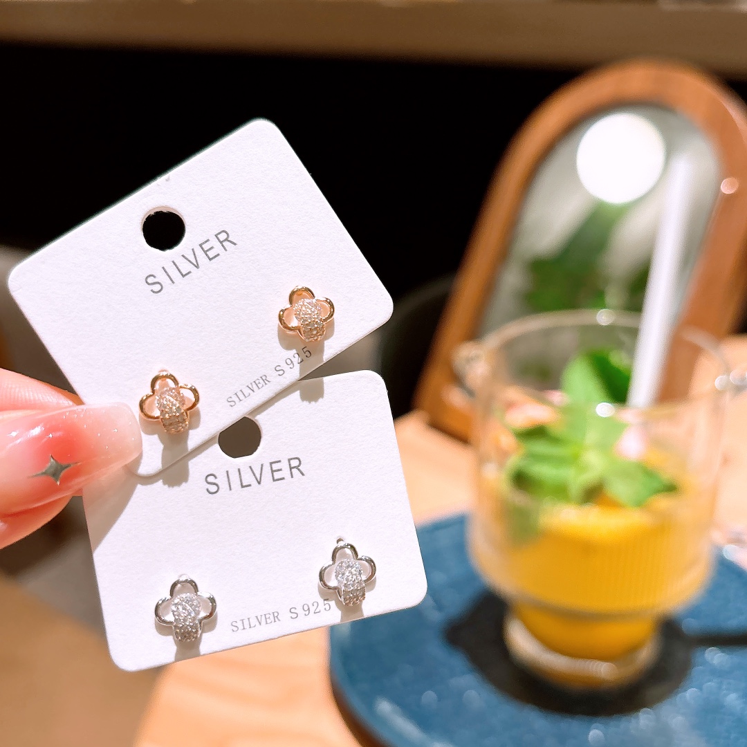 Hypoallergenic Silver Earrings Light Luxury Birthday Gold