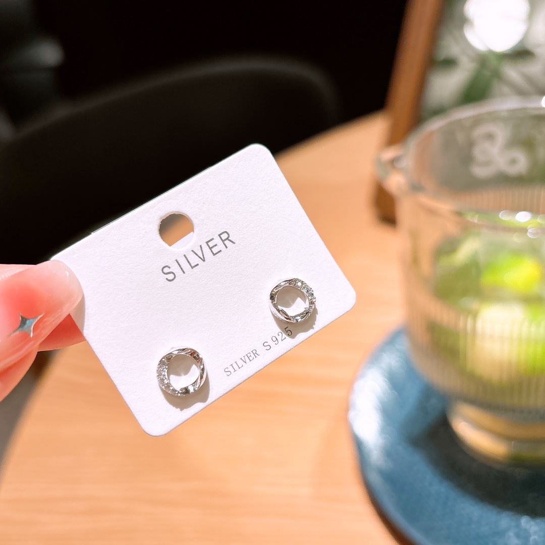 Hypoallergenic Silver Earrings Light Luxury Housewarming Silver