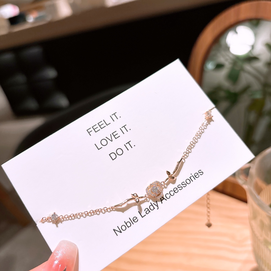 Hypoallergenic Silver Moissanite Bracelet Light Luxury Date Night Gold