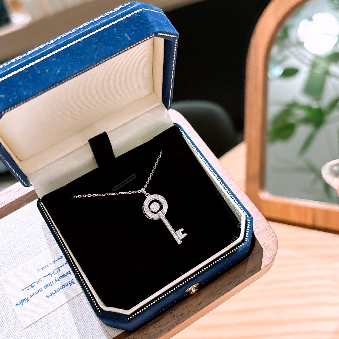 Low Allergy Silver Moissanite Necklace Girly New Year Silver