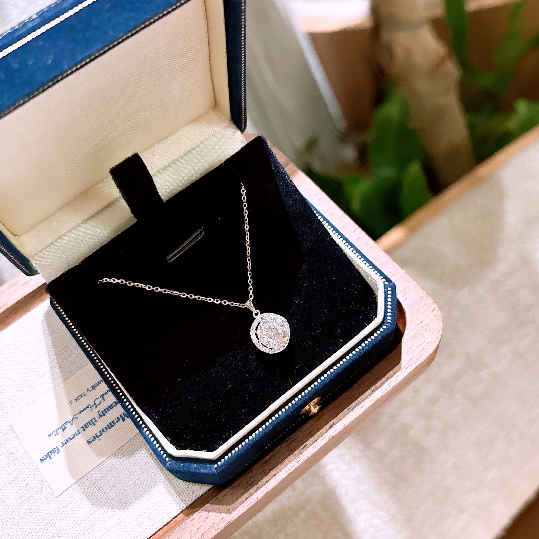 High Polish Silver Moissanite Necklace Gentle Bestie Gift Gold