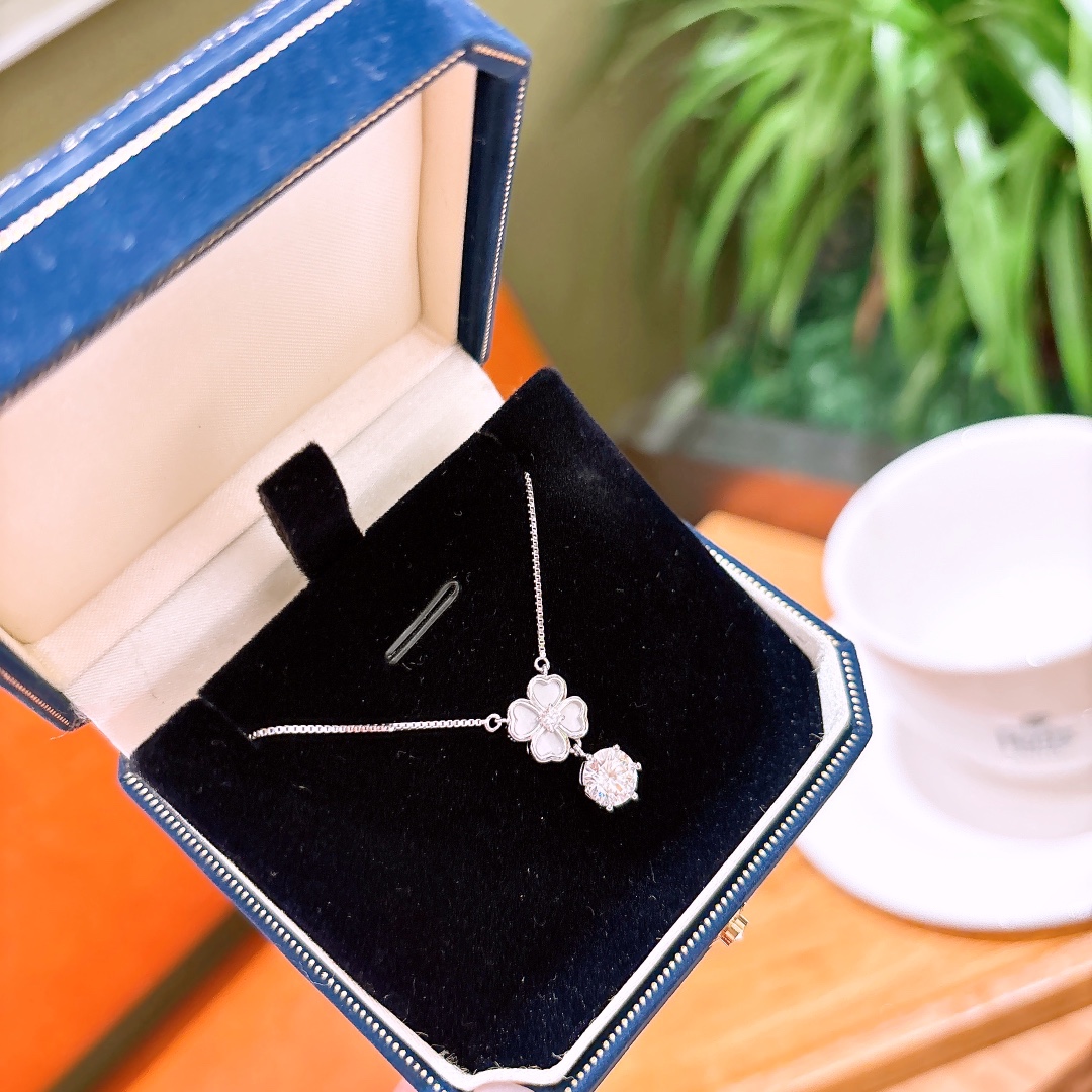 Hypoallergenic Silver Moissanite Necklace Vintage Valentine's Day Gold