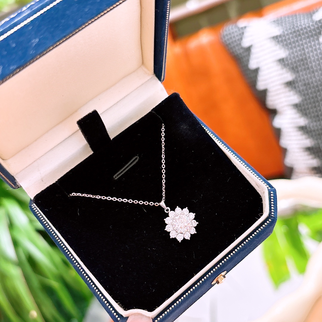 インスタ風ニッケル無添加銀モアッサナイトネックレスゴールド 先生の日