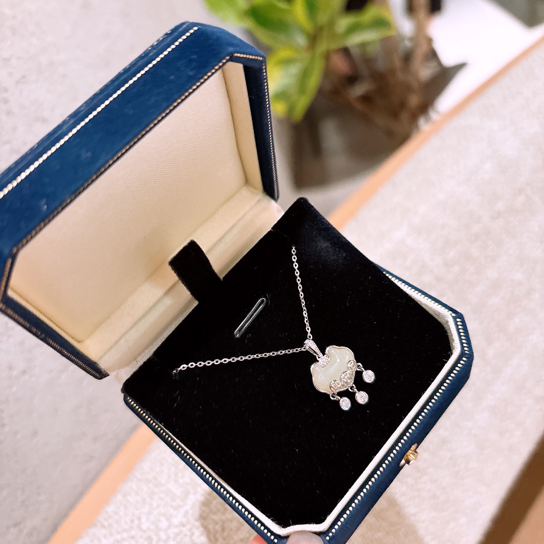 Hypoallergenic Silver Necklace Minimalist Spring Festival Silver