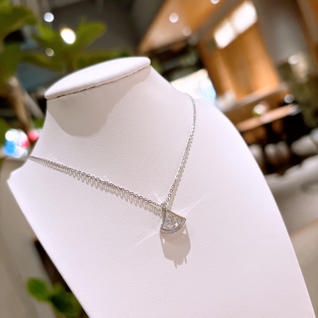 ロマンチック高品質シルバーモアッサナイトネックレスシルバー バレンタインデー