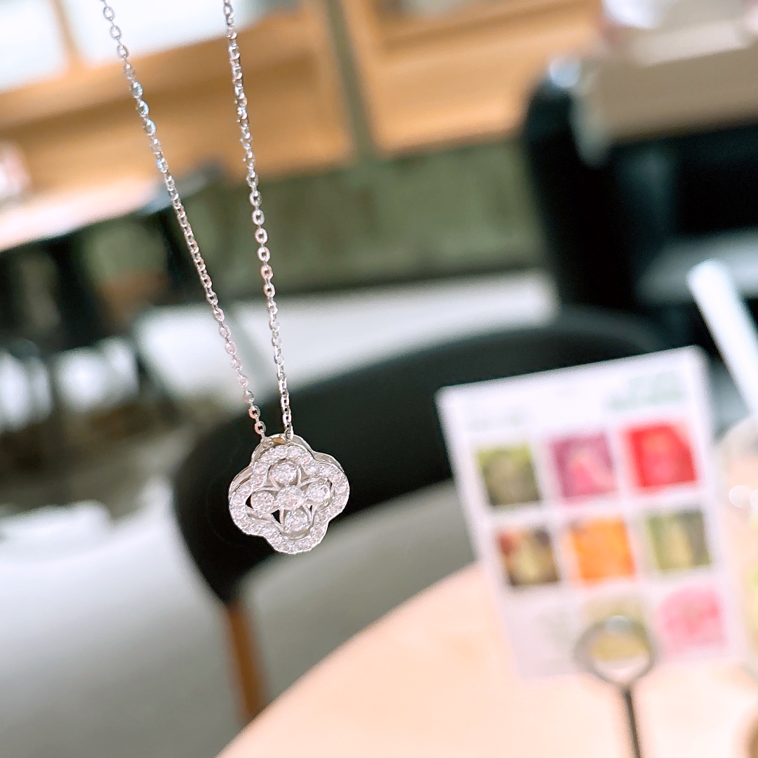 森ガールS925スターリングシルバーモアッサナイトネックレスゴールド 親友へのプレゼント