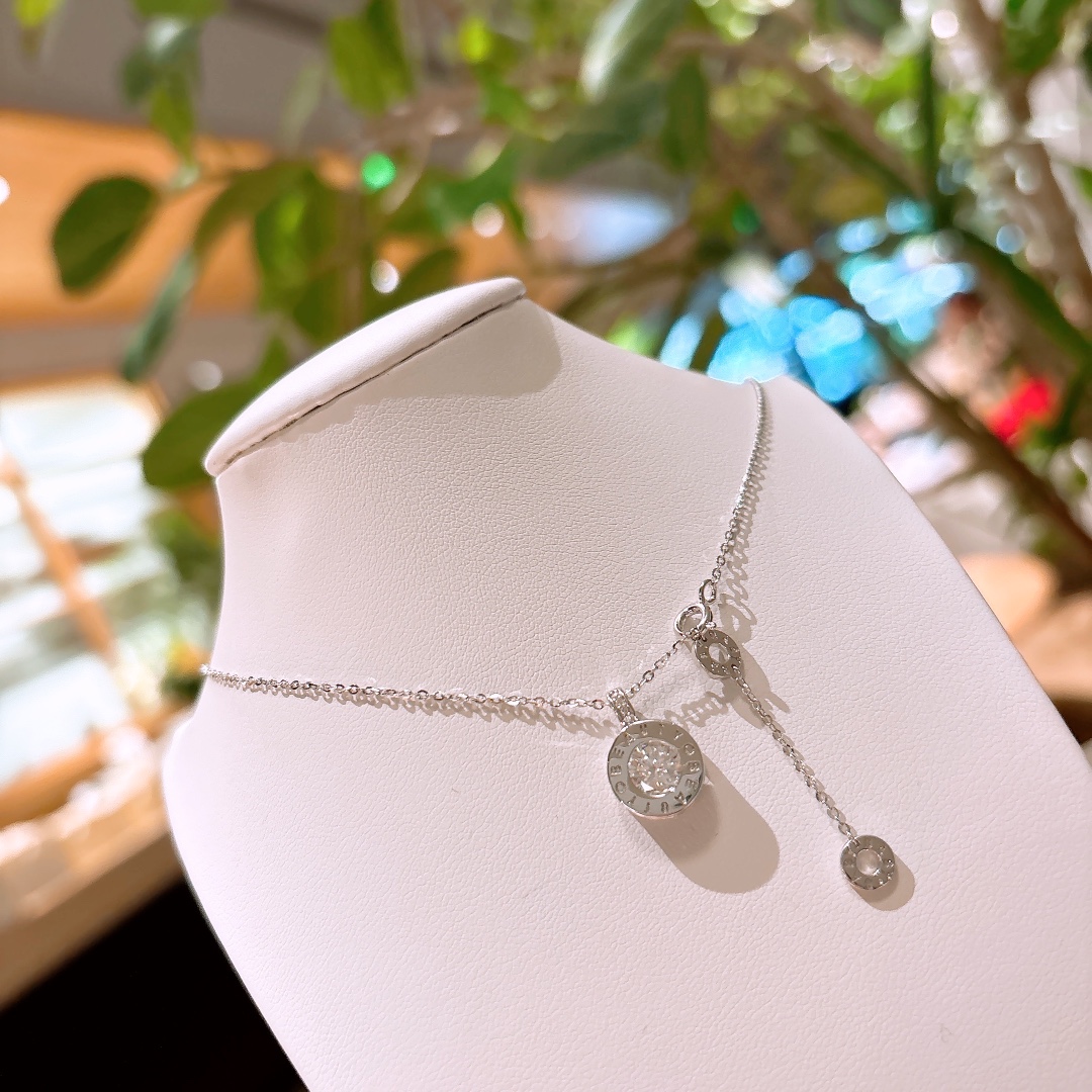 High Polish Silver Moissanite Necklace Elegant Graduation Silver