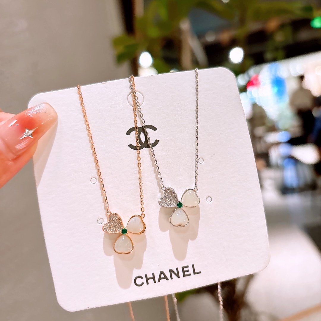 Solid Silver Necklace Lively Housewarming Gold