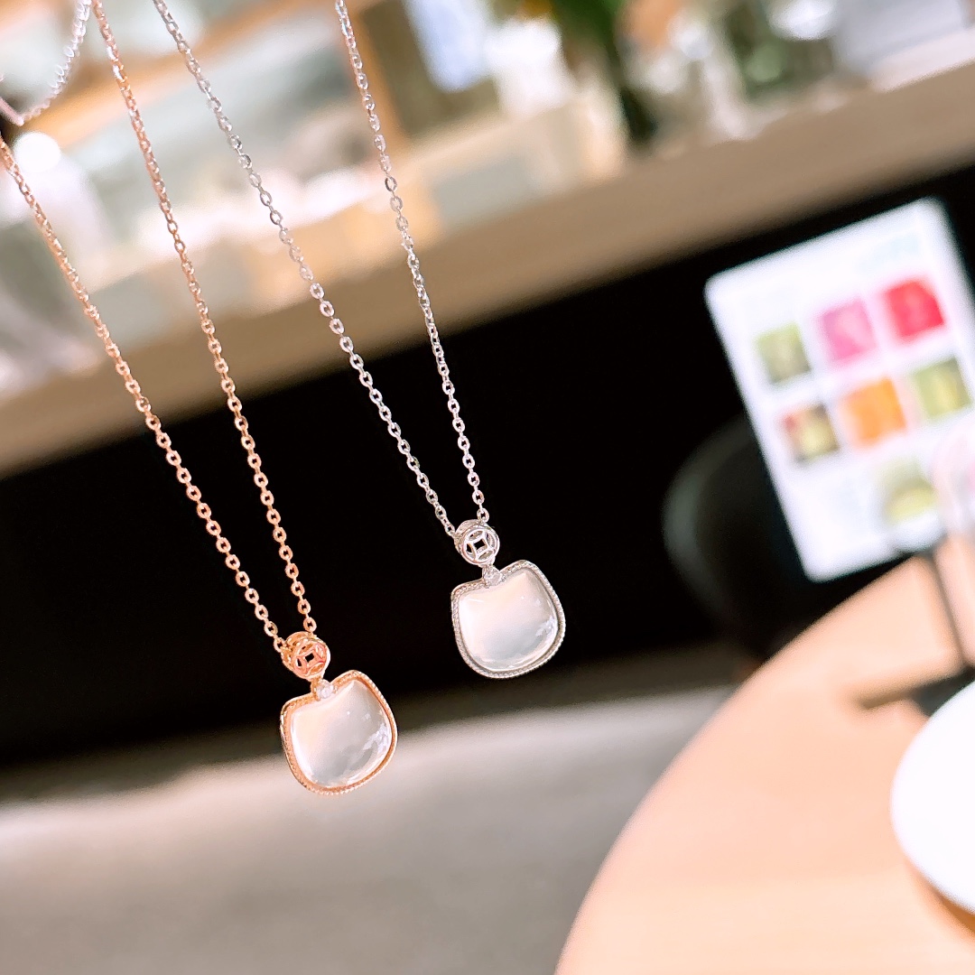 Hypoallergenic Silver Necklace Sweet Self-love Gold