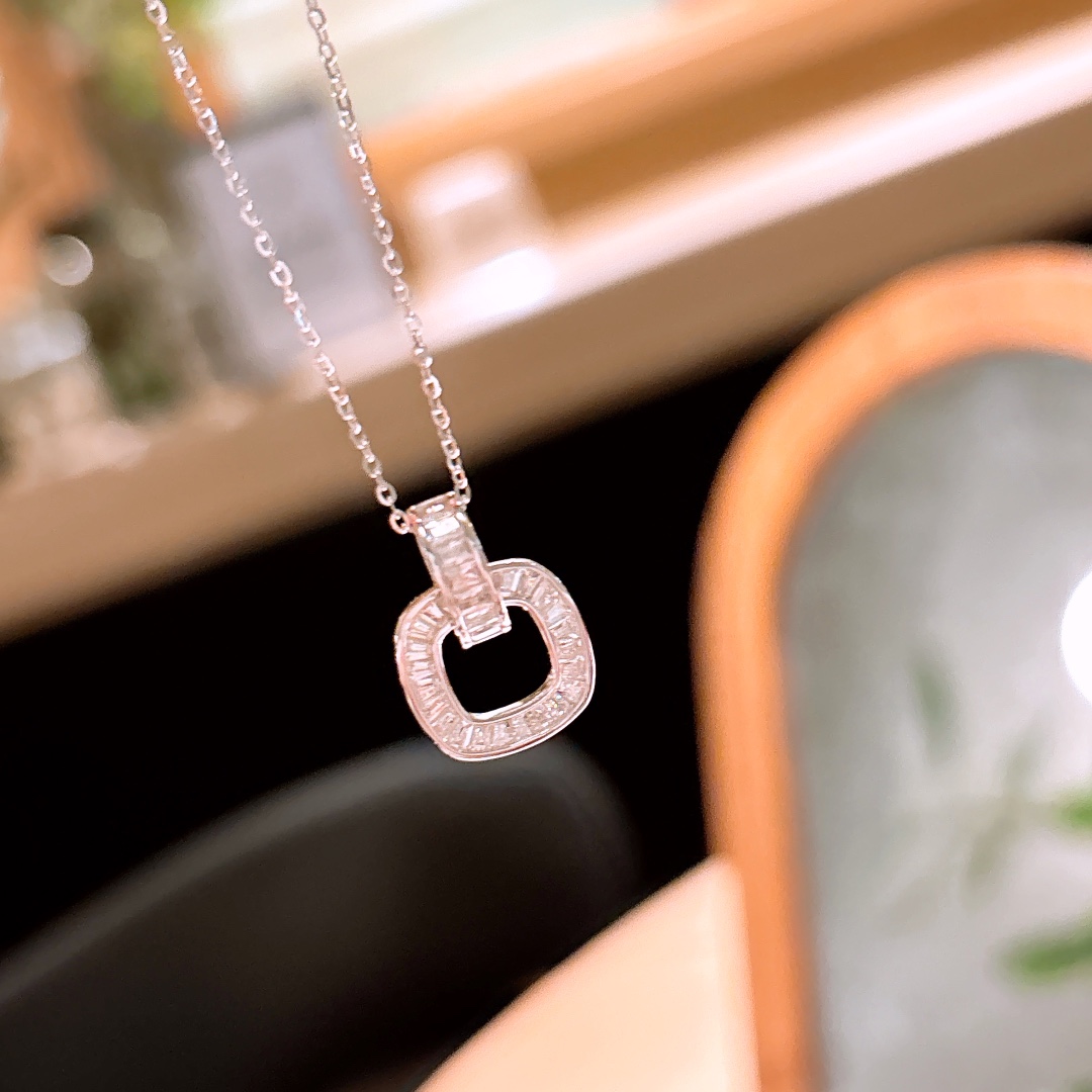 柔らか純銀ネックレスゴールド デート