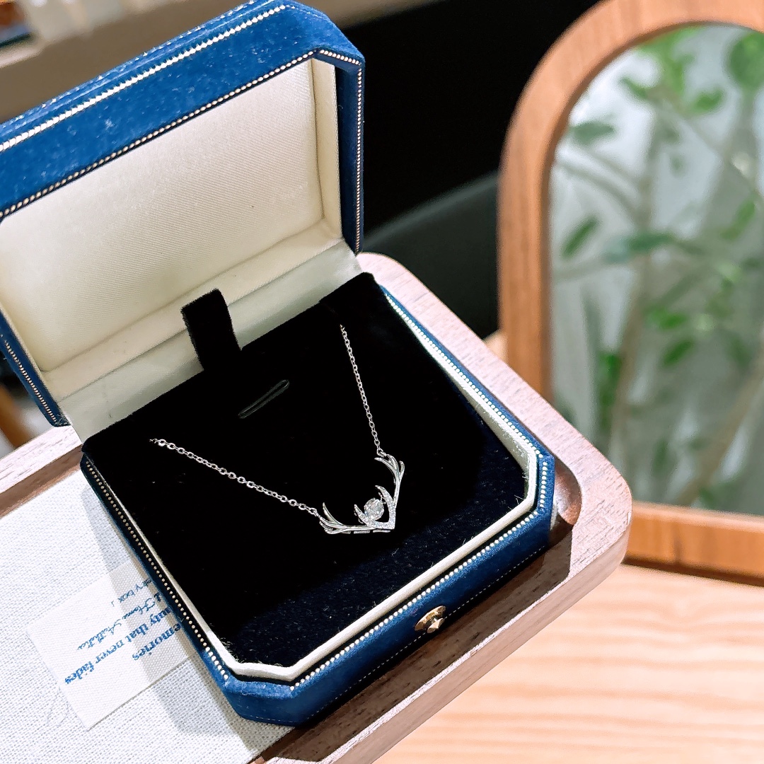 High Polish Silver Necklace Gentle Christmas Silver