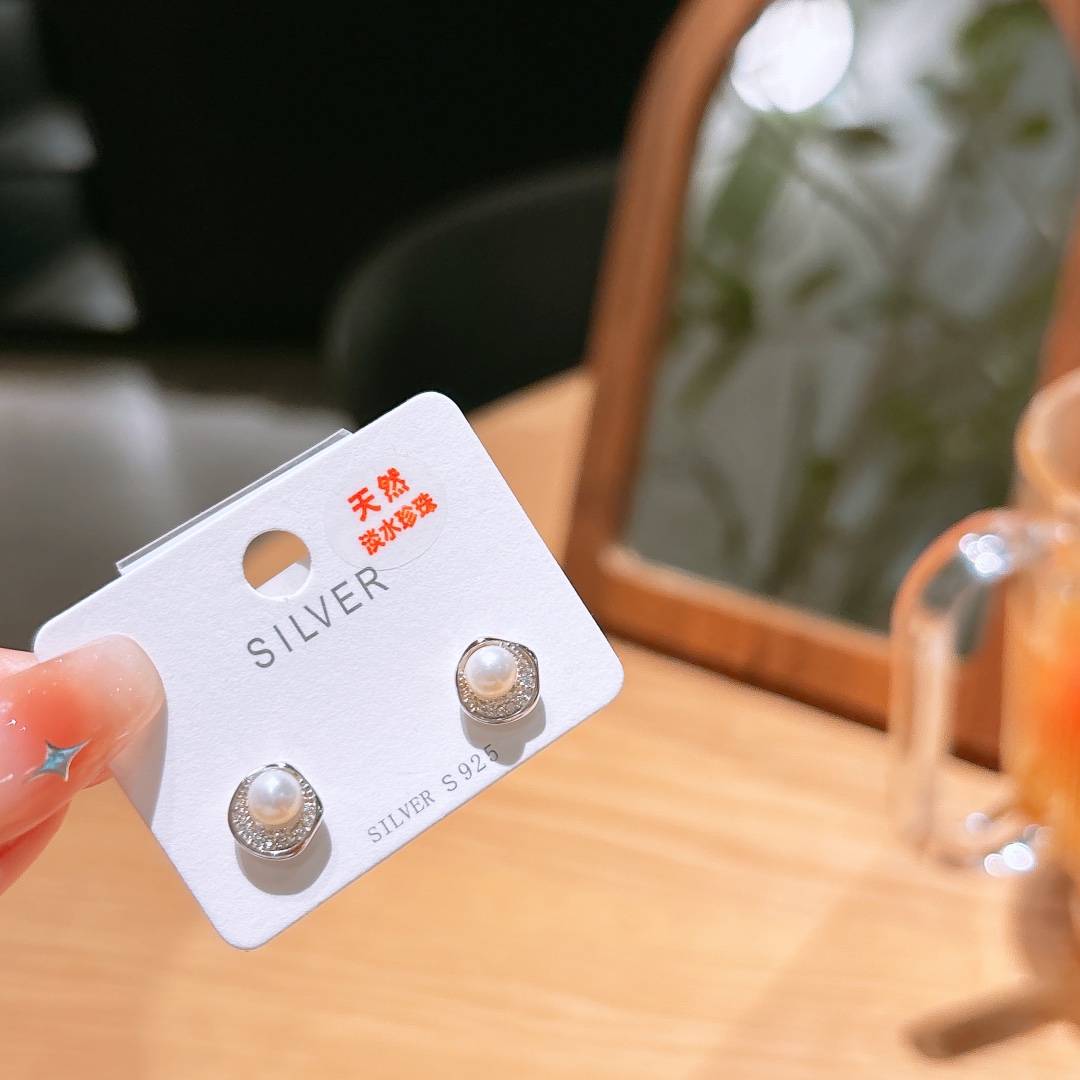 S925 Sterling Silver Freshwater Pearl Studs Lively Proposal Silver