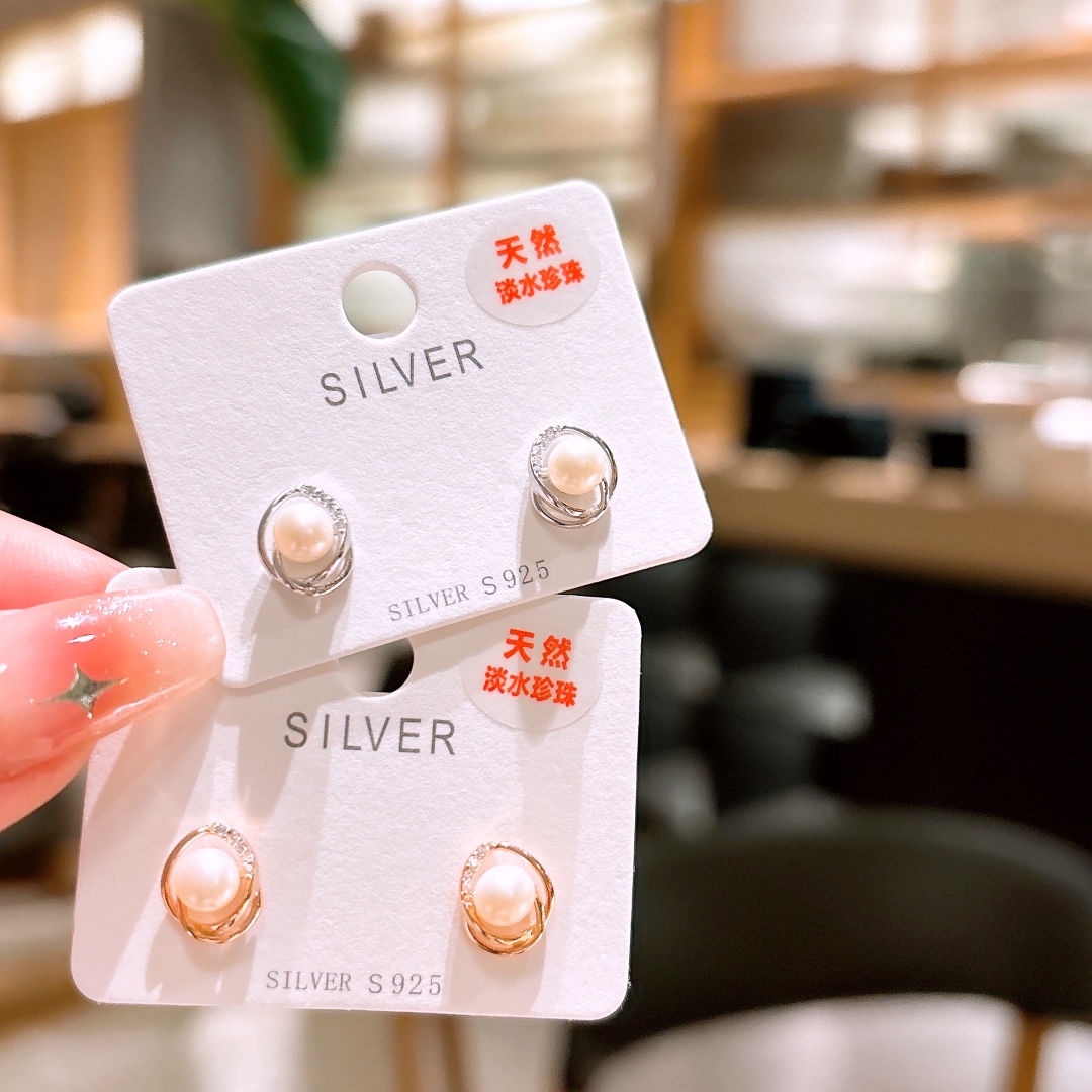 S925 Sterling Silver Freshwater Pearl Studs Playful Wedding Favor Gold