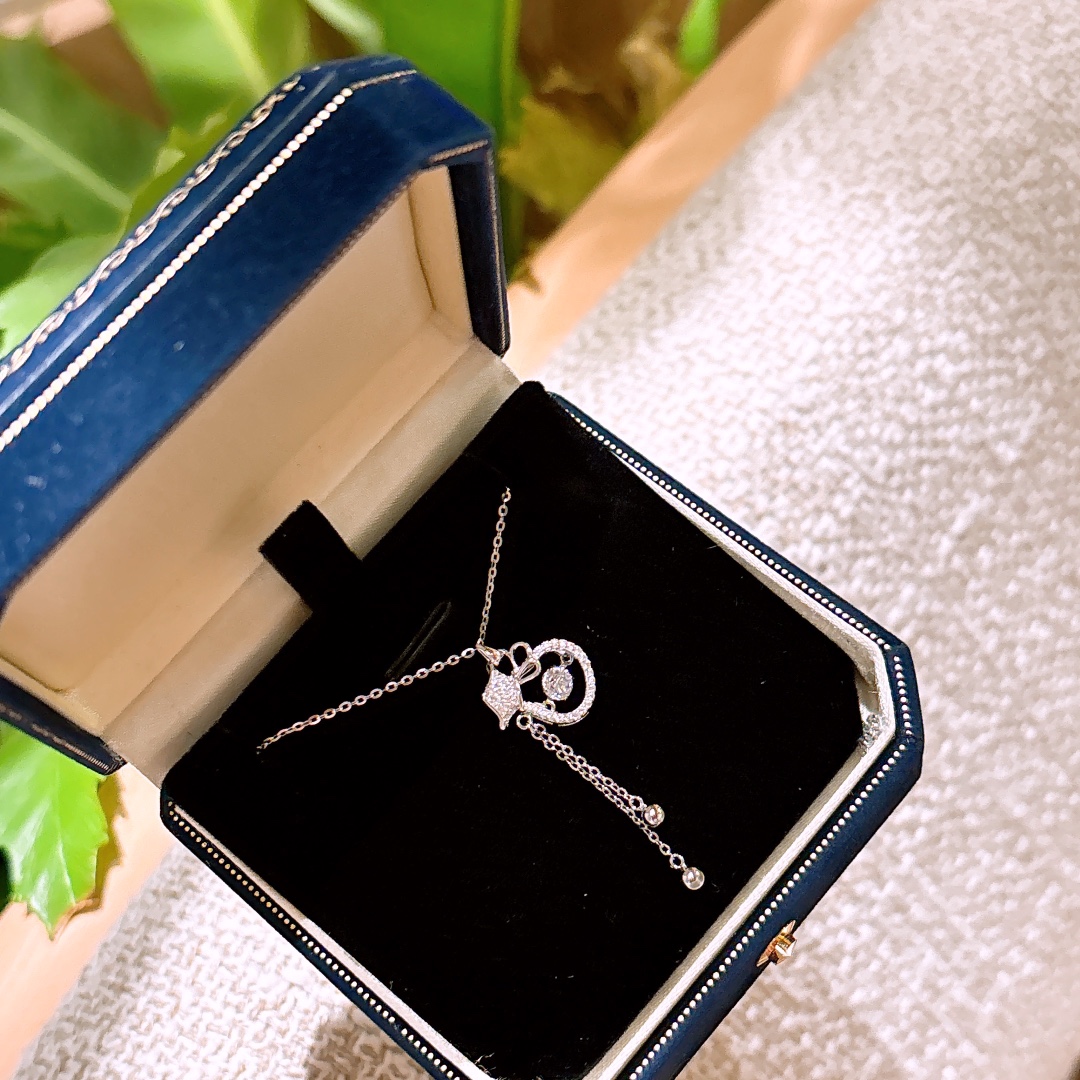 優しいアレルギー対応シルバーネックレスゴールド デート