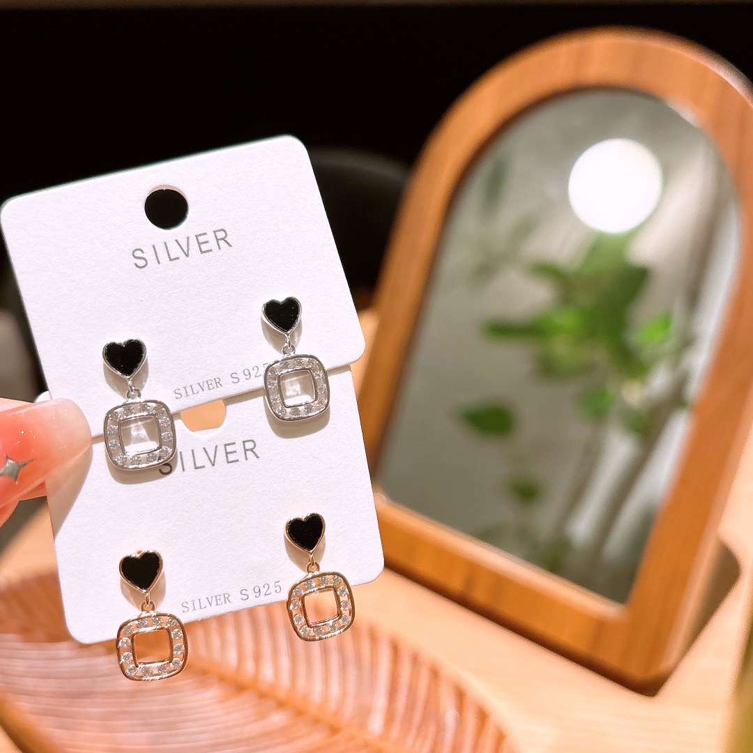 Hypoallergenic Silver Earrings Artistic Travel Silver