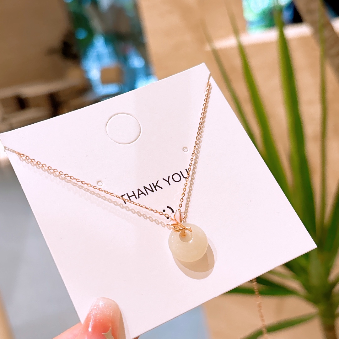 Low Allergy Silver Hetian Jade Necklace Ethereal Spring Festival Gold