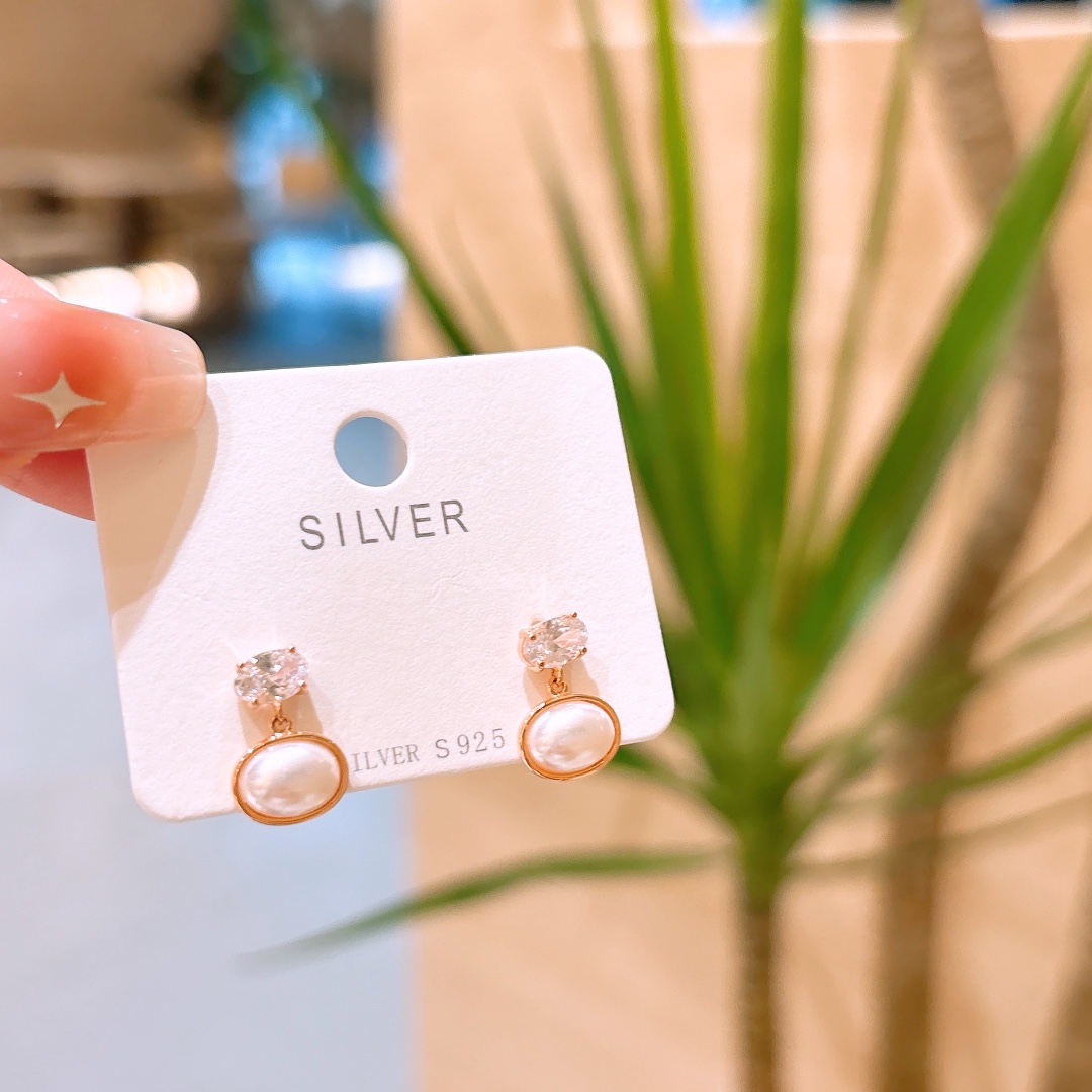 S925 Sterling Silver Earrings Elegant New Year Silver