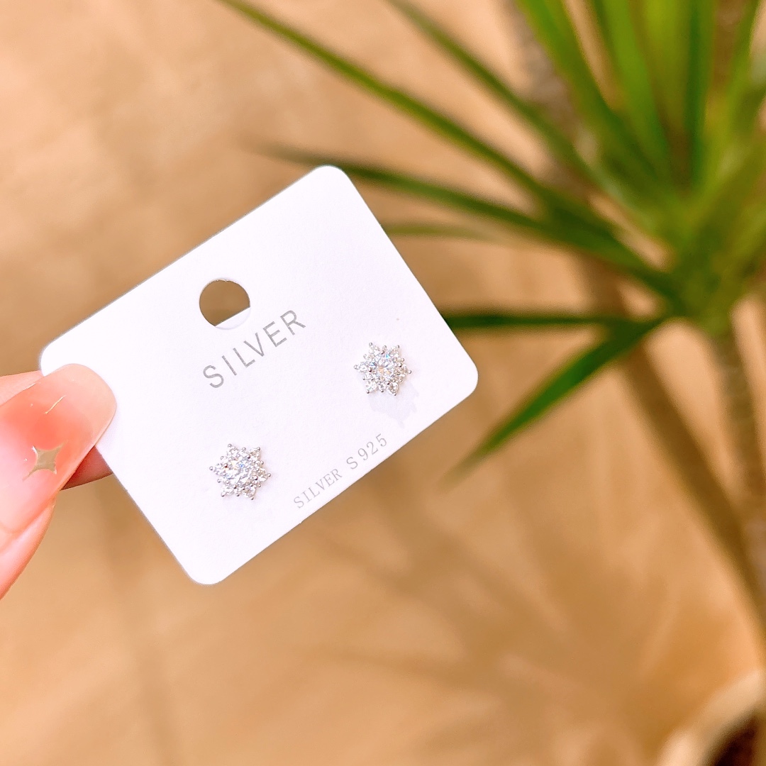 S925 Sterling Silver Earrings Gentle Confession Silver