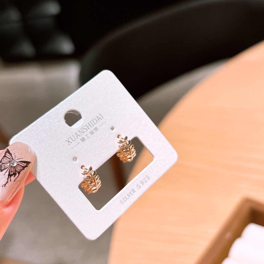 Solid Silver Ear Cuffs Light Luxury Mother's Day Silver