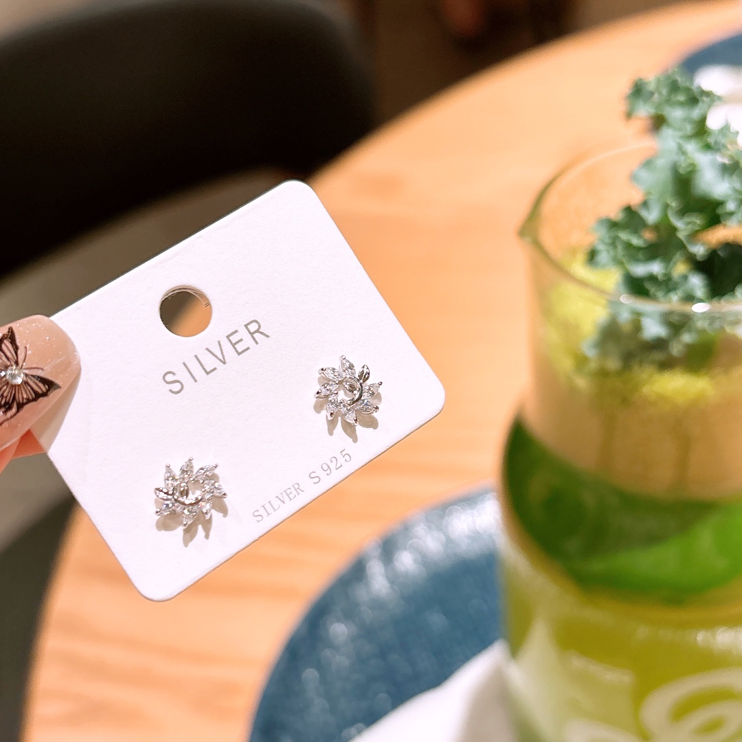 Hypoallergenic Silver Earrings Ethereal Date Night Silver