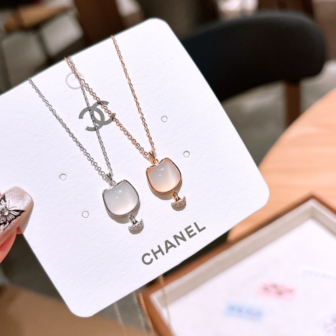 さわやか系純銀ネックレスゴールド 通勤