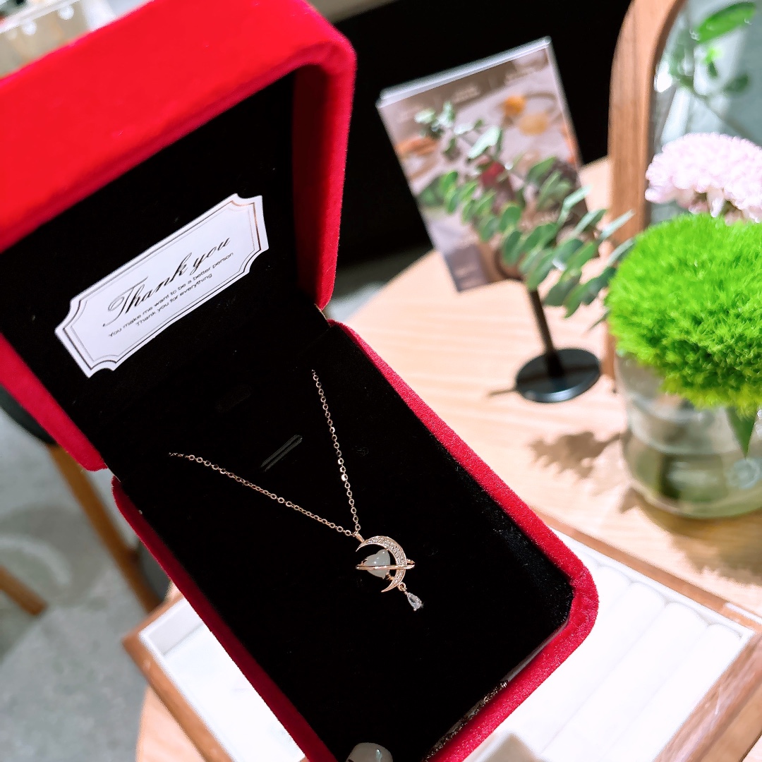 Solid Silver Hetian Jade Necklace Cute Spring Festival Gold