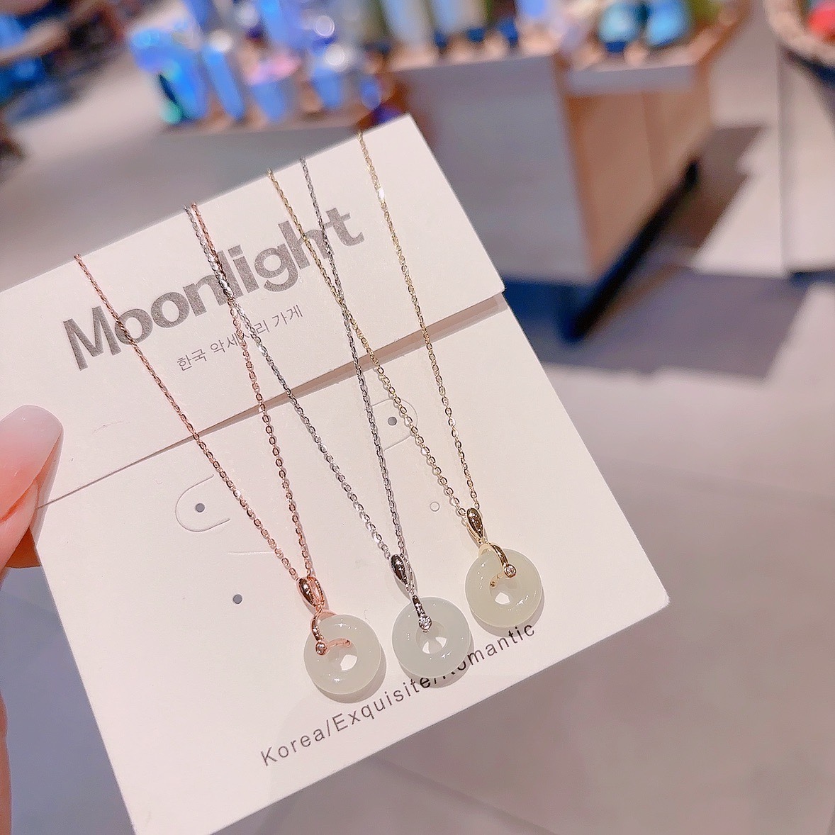 Low Allergy Silver Hetian Jade Necklace Gentle Everyday Wear Gold