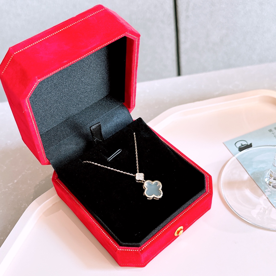 Hypoallergenic Silver Necklace Girly Housewarming Gold