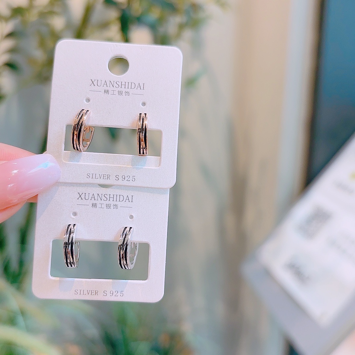 Hypoallergenic Silver Moissanite Ear Cuffs Lively Party Gold