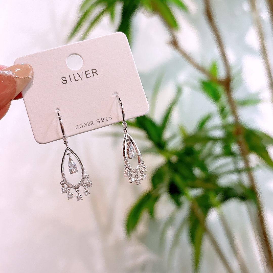 幻想的アレルギー対応シルバードロップ＆スレッドイヤリングゴールド 母の誕生日