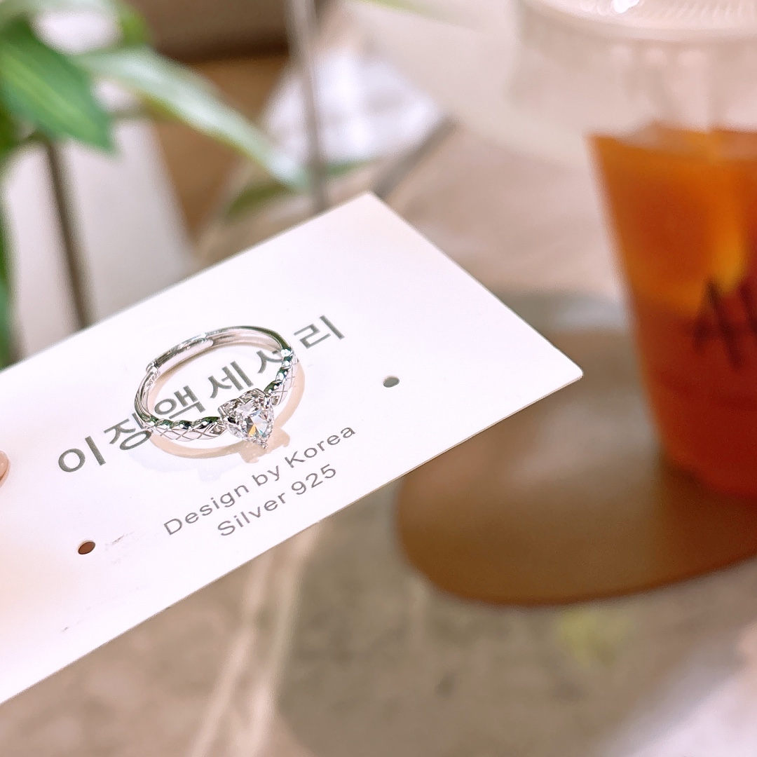 Hypoallergenic Silver Ring Artistic Valentine's Day Gold