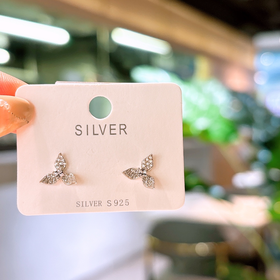 Hypoallergenic Silver Earrings Chic Confession Gold