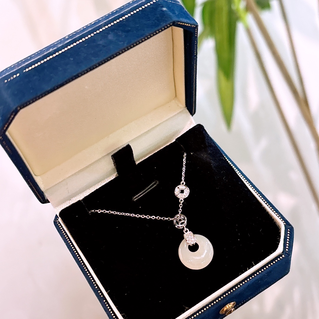Low Allergy Silver Hetian Jade Necklace Gentle Mother's Birthday Gold