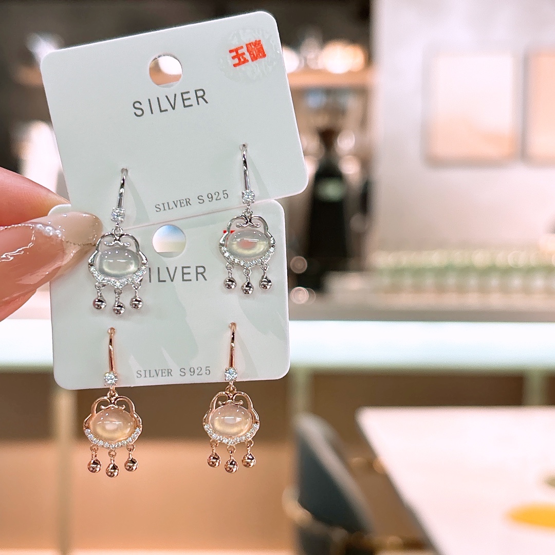 繊細低アレルギー銀ドロップ＆スレッドイヤリングゴールド 自分へのご褒美