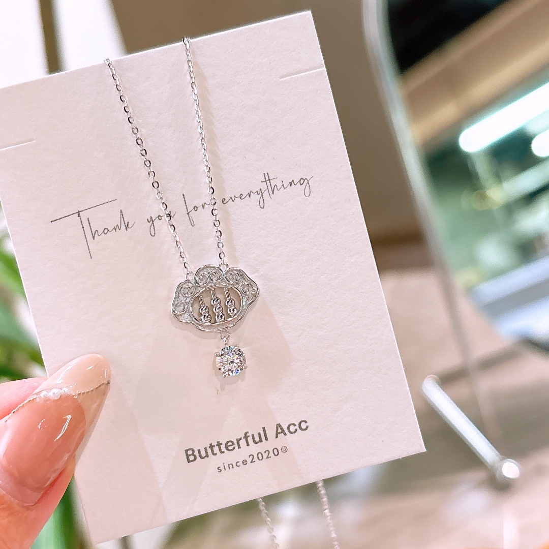 Hypoallergenic Silver Moissanite Necklace Sweet & Cool Workplace Gold