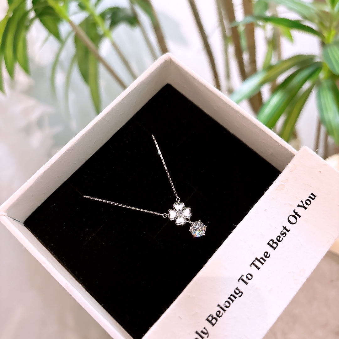 繊細S925スターリングシルバーモアッサナイトネックレスシルバー 母の誕生日