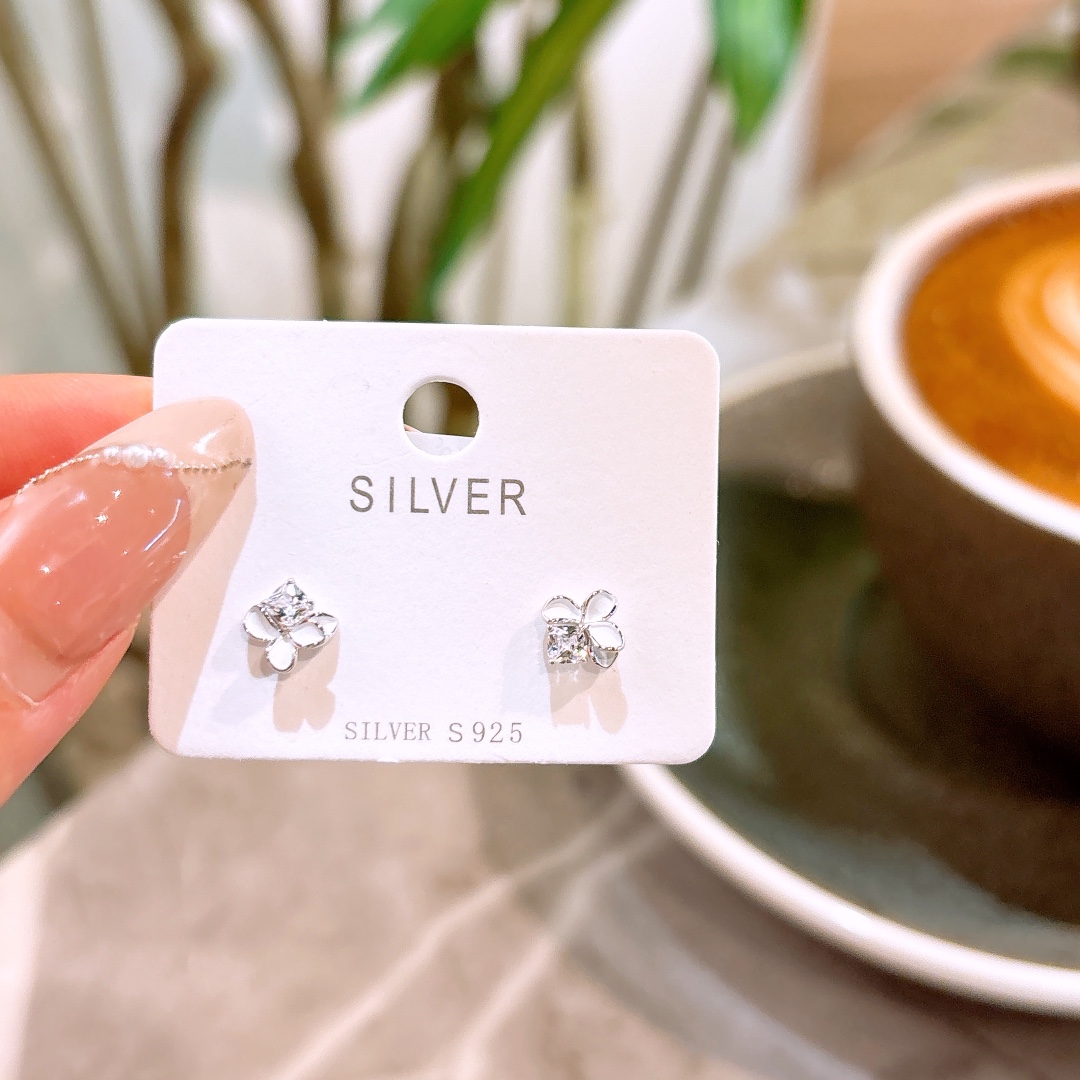 S925 Sterling Silver Earrings Intellectual New Year Gold