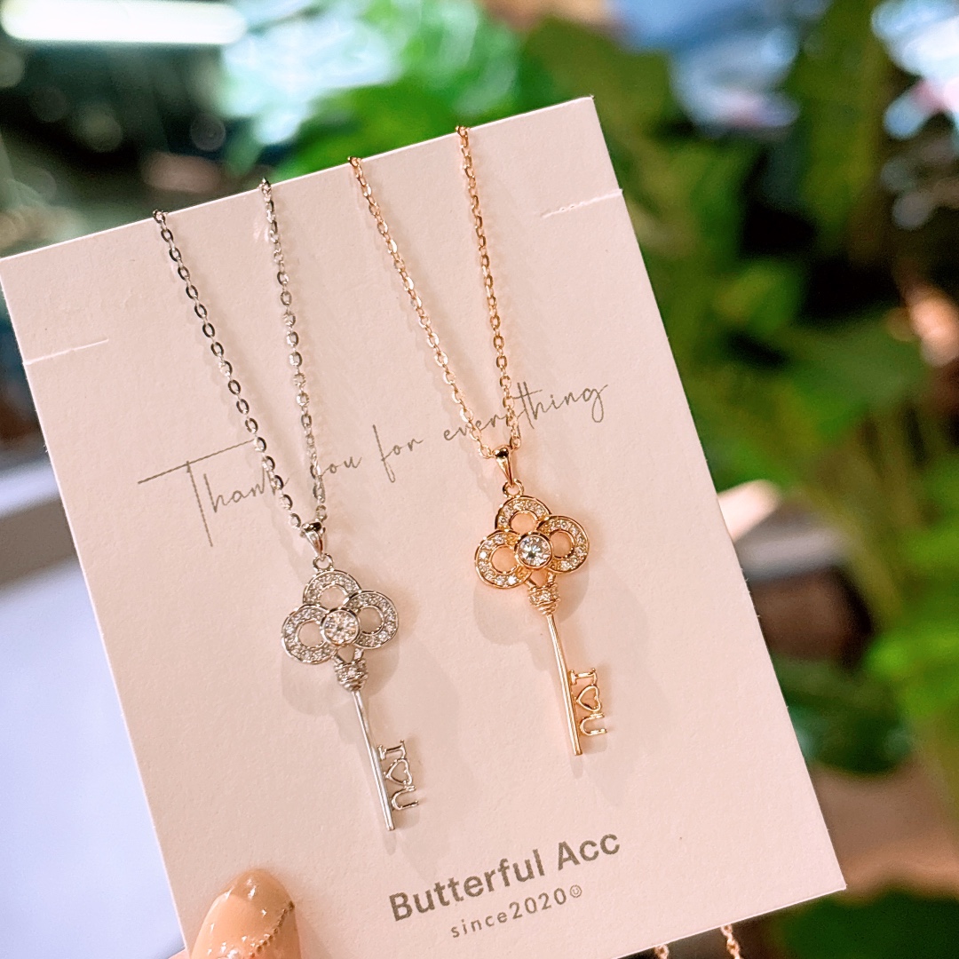 High Polish Silver Necklace Elegant Valentine's Day Silver