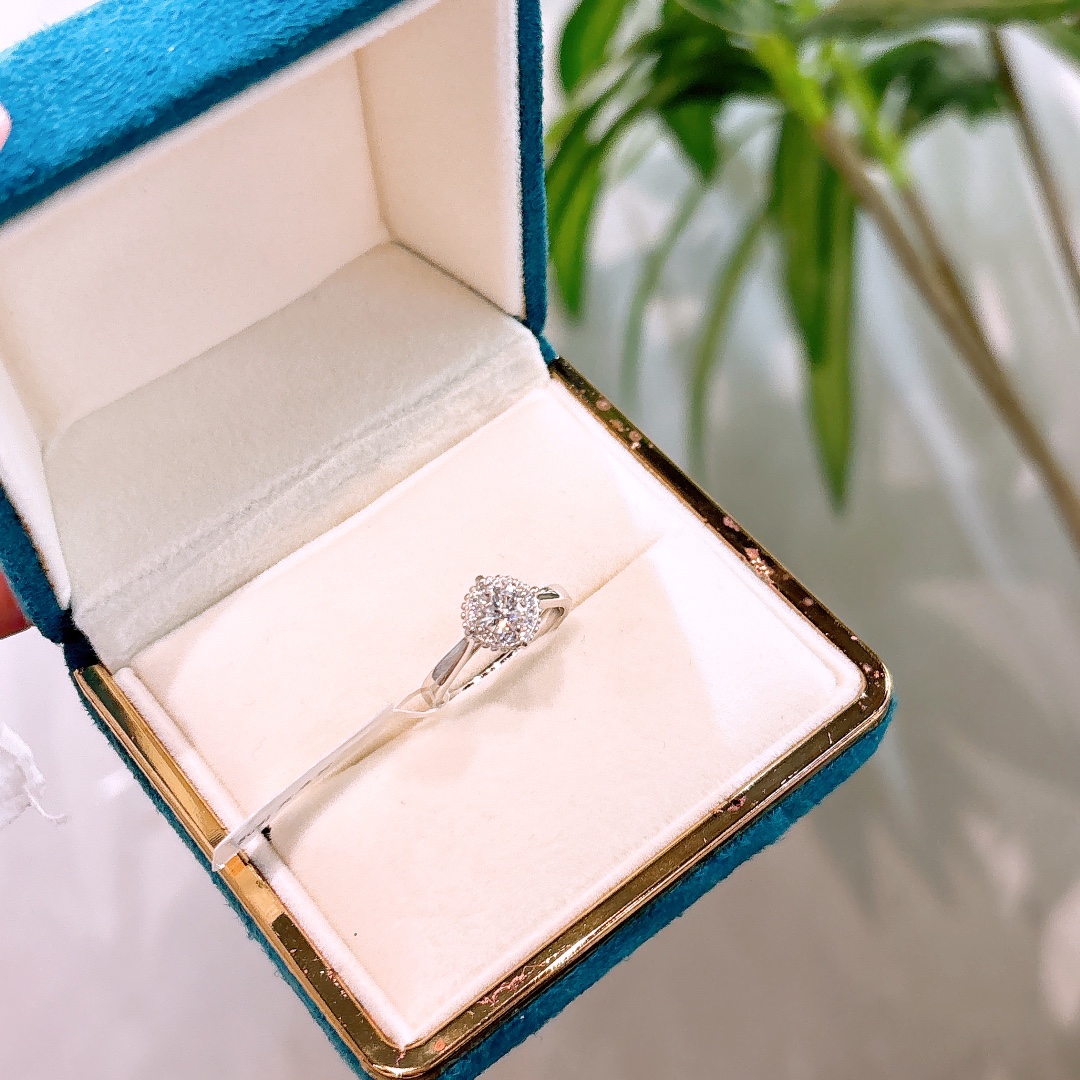 Low Allergy Silver Moissanite Ring Elegant Father's Day Silver