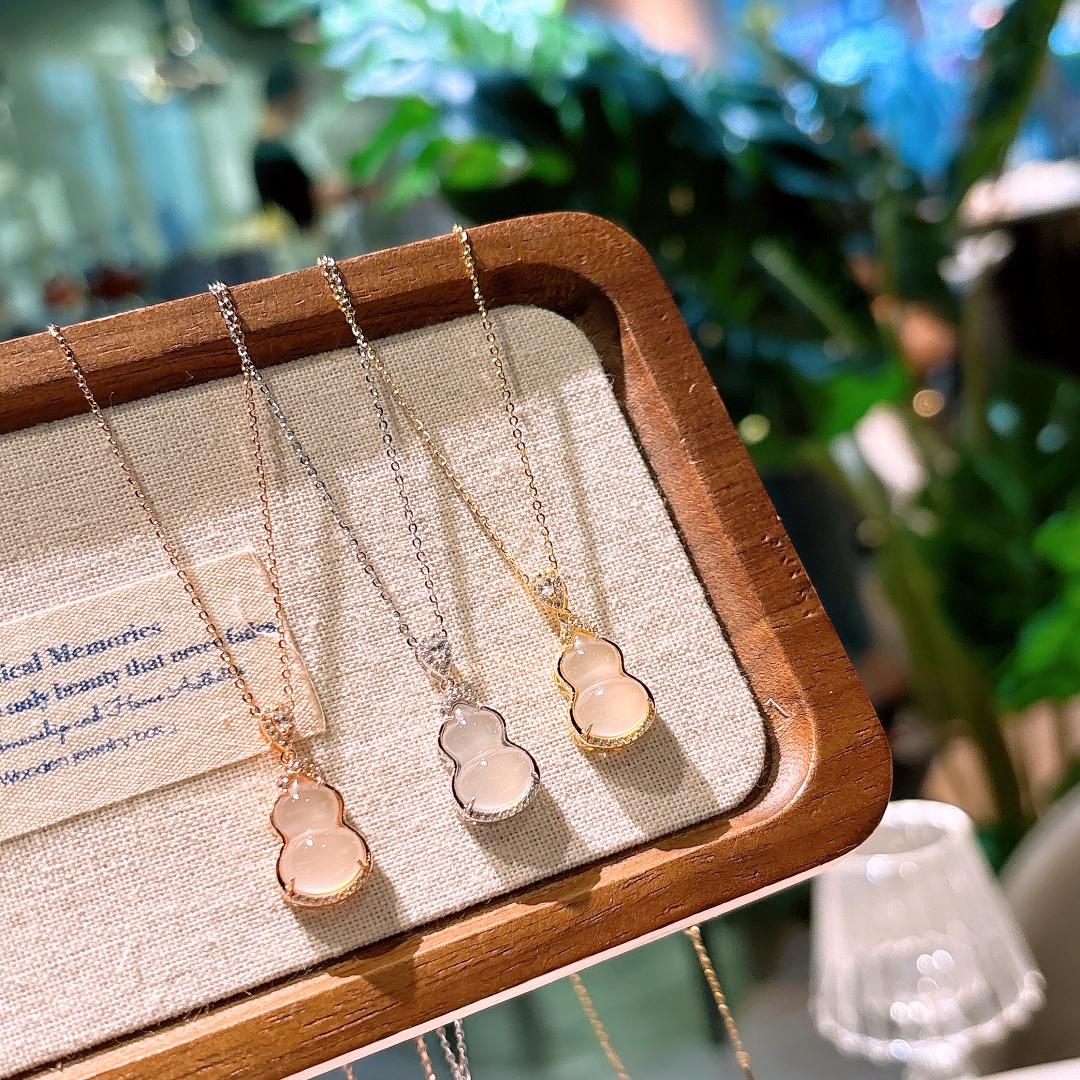 Fine Silver Necklace Elegant Banquet Gold