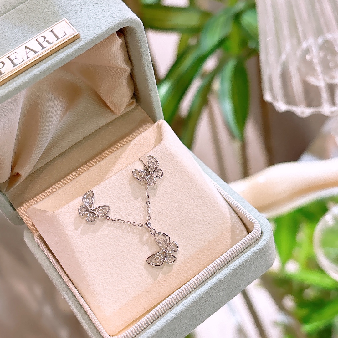 High Polish Silver Earrings & Necklace Set Dainty Office Silver