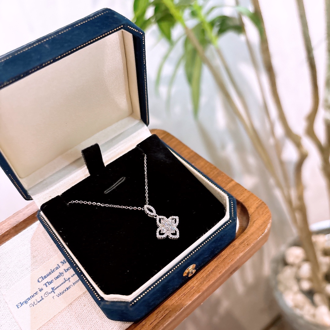 Solid Silver Necklace Elegant Banquet Gold