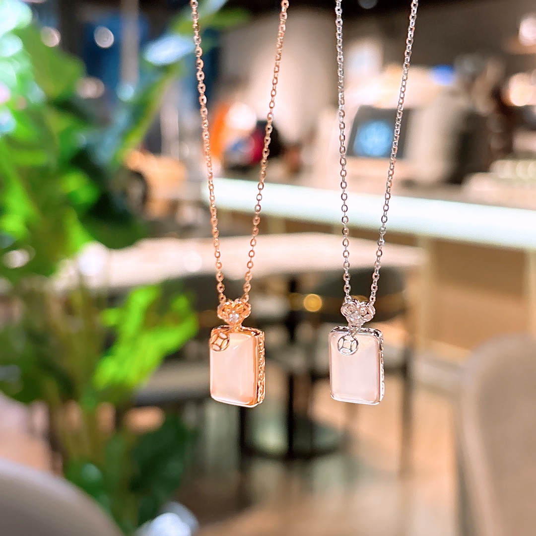 優しいアレルギー対応シルバーネックレスゴールド 新築祝い