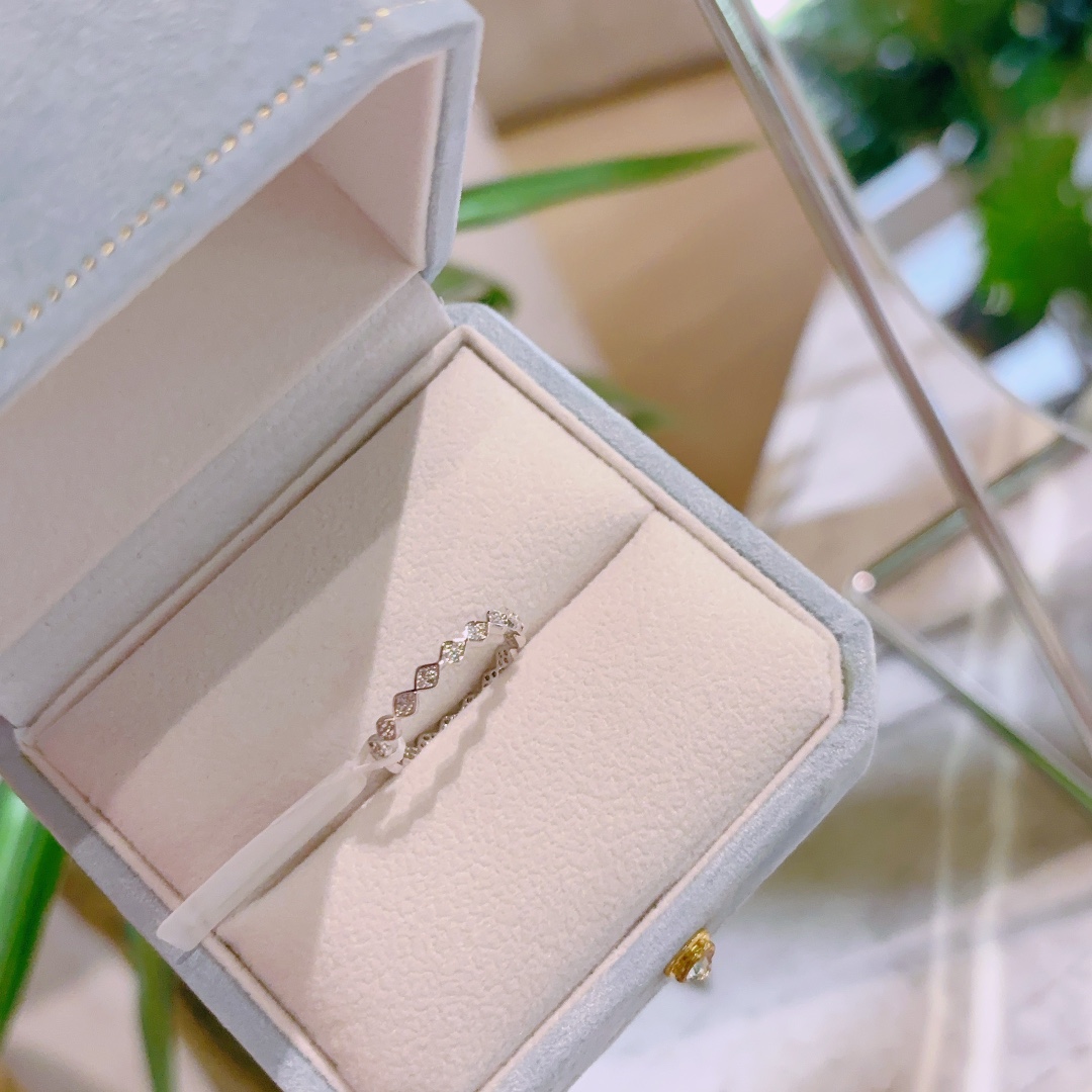 知性的アレルギー対応シルバーリングゴールド クリスマス