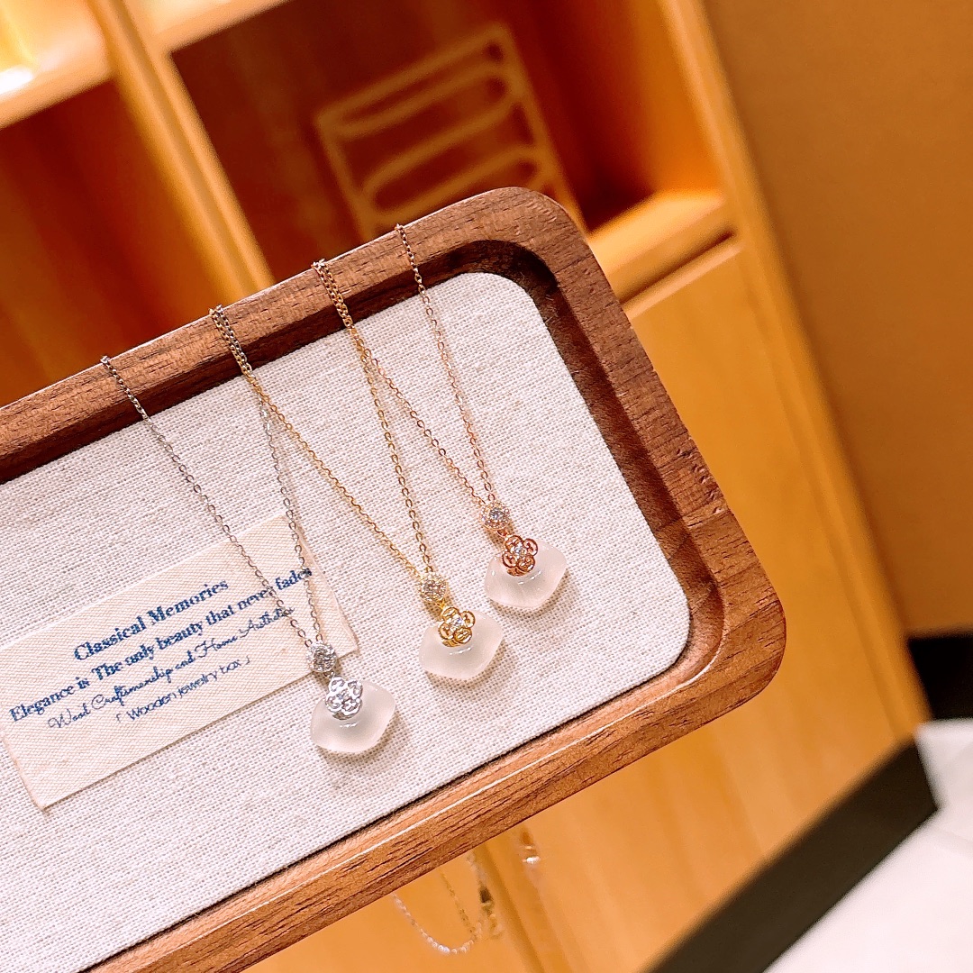 Hypoallergenic Silver Necklace Light Luxury Christmas Silver