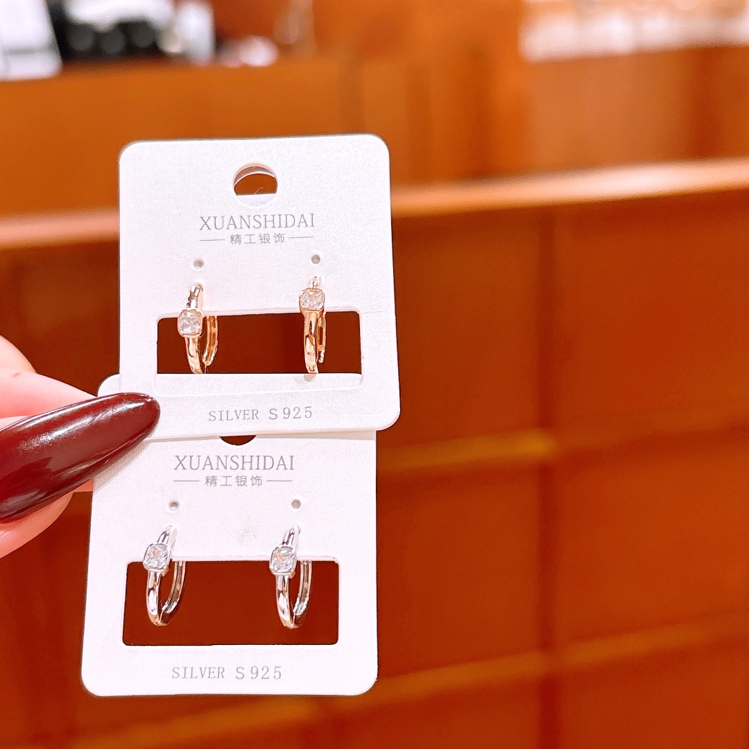 Hypoallergenic Silver Ear Cuffs Lively Party Gold