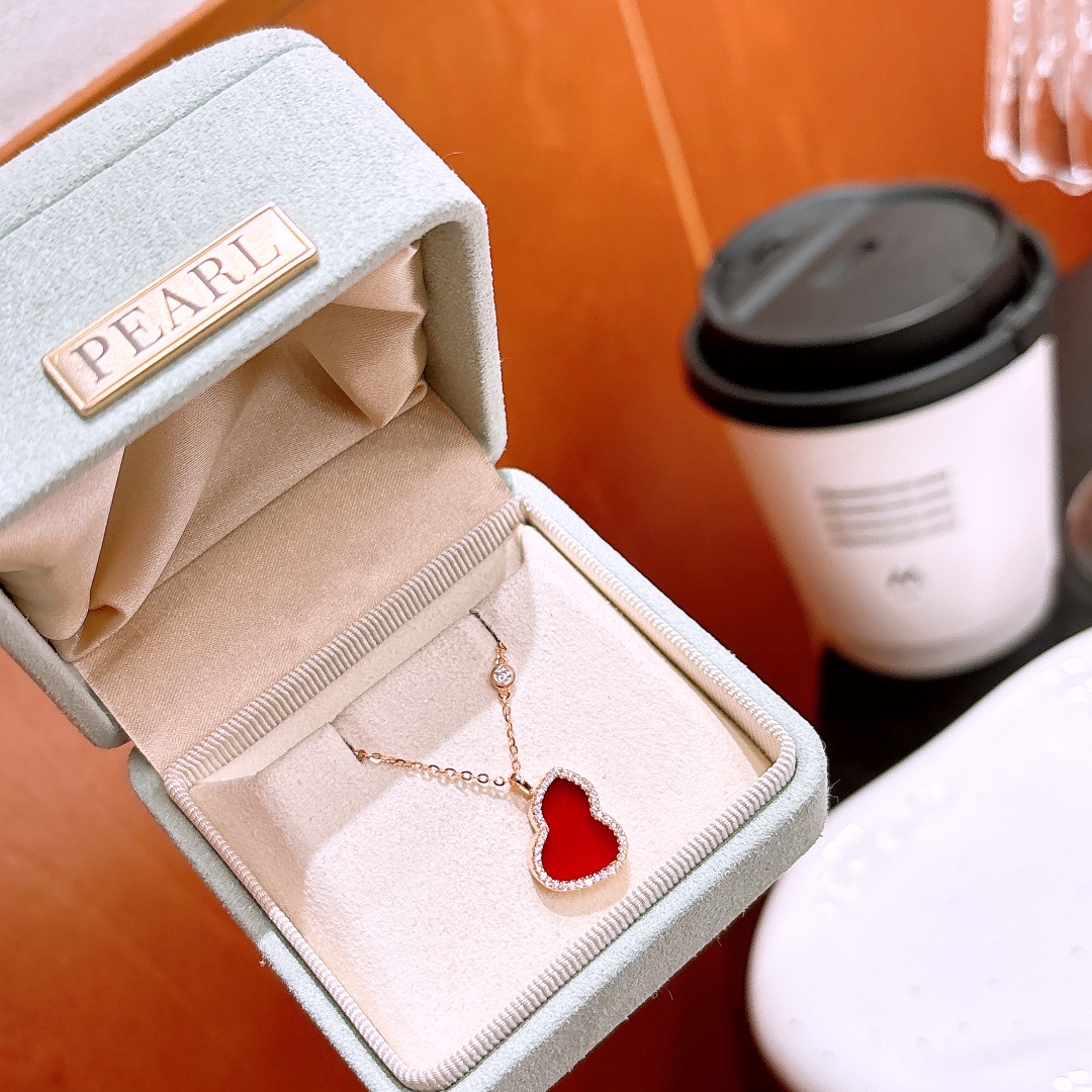 幻想的ファインシルバーネックレスゴールド パーティー