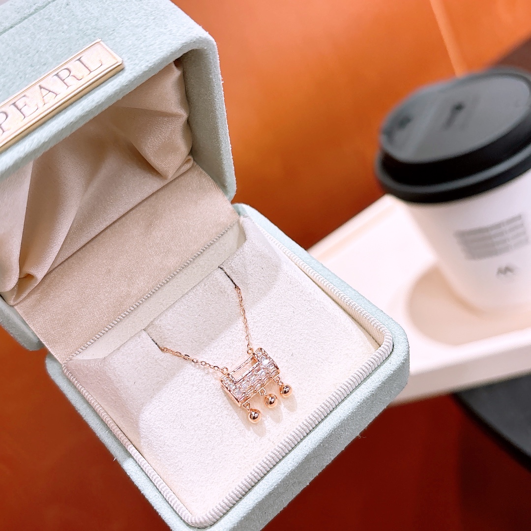 ガーリーファインシルバーネックレスゴールド 日常使い