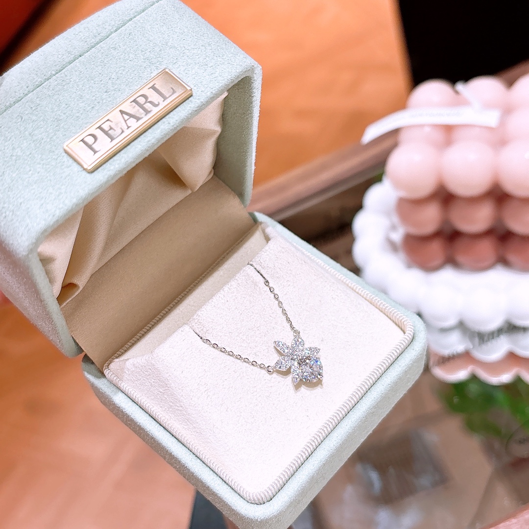 Fine Silver Moissanite Necklace Premium Christmas Silver